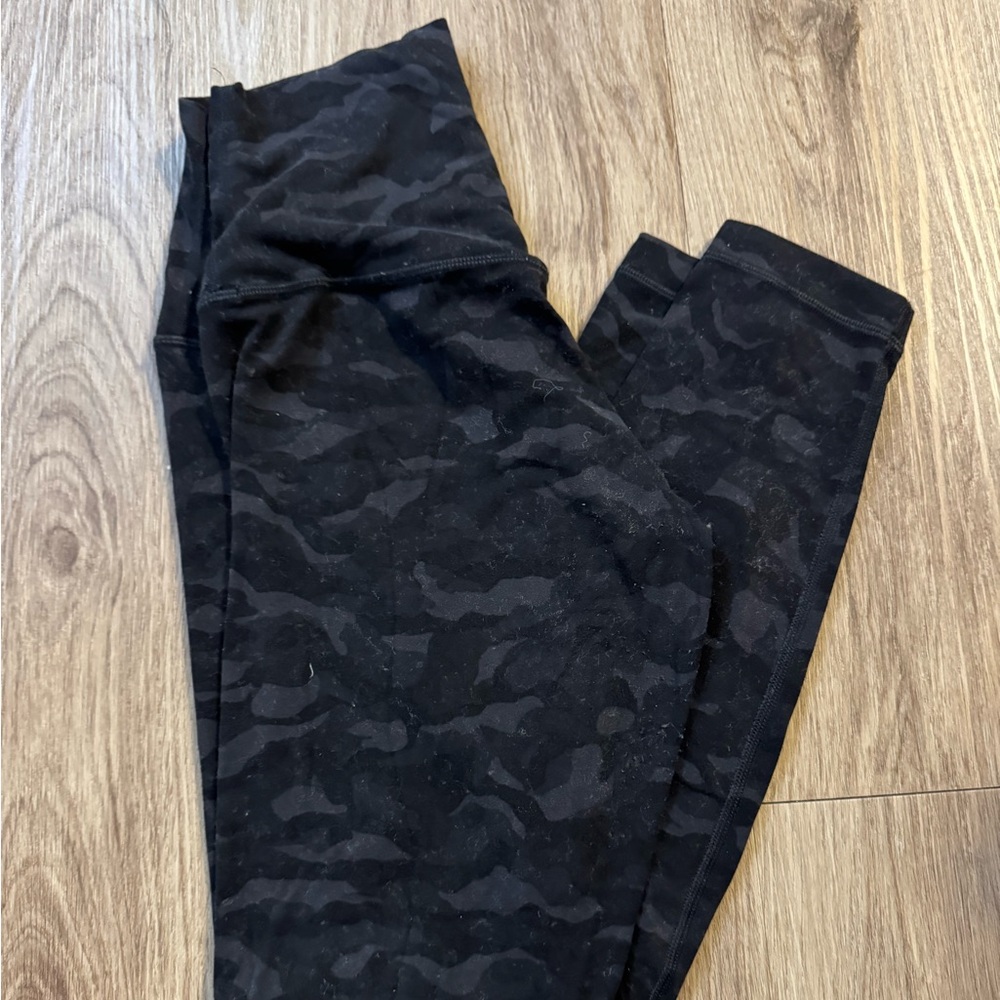 Black camo aligns size 4 (28 inch length)